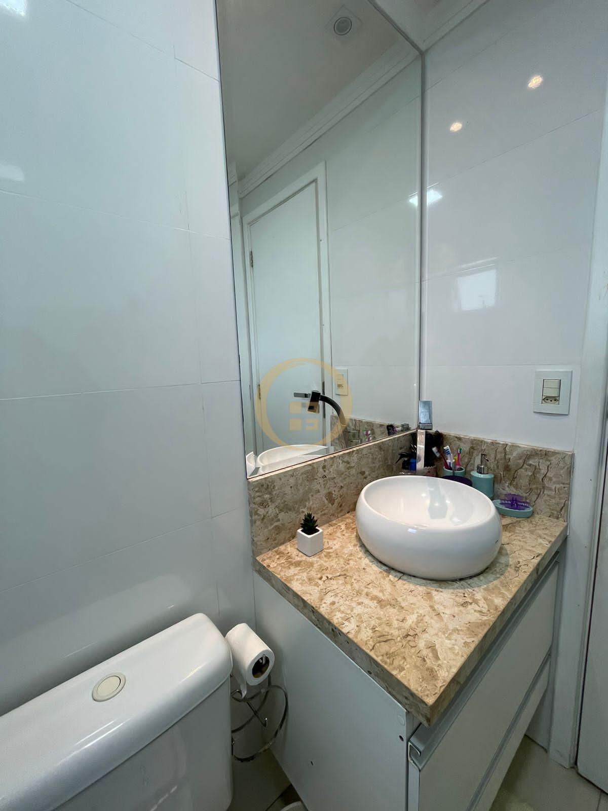 Apartamento na Praia das Astúrias, Guarujá - SP