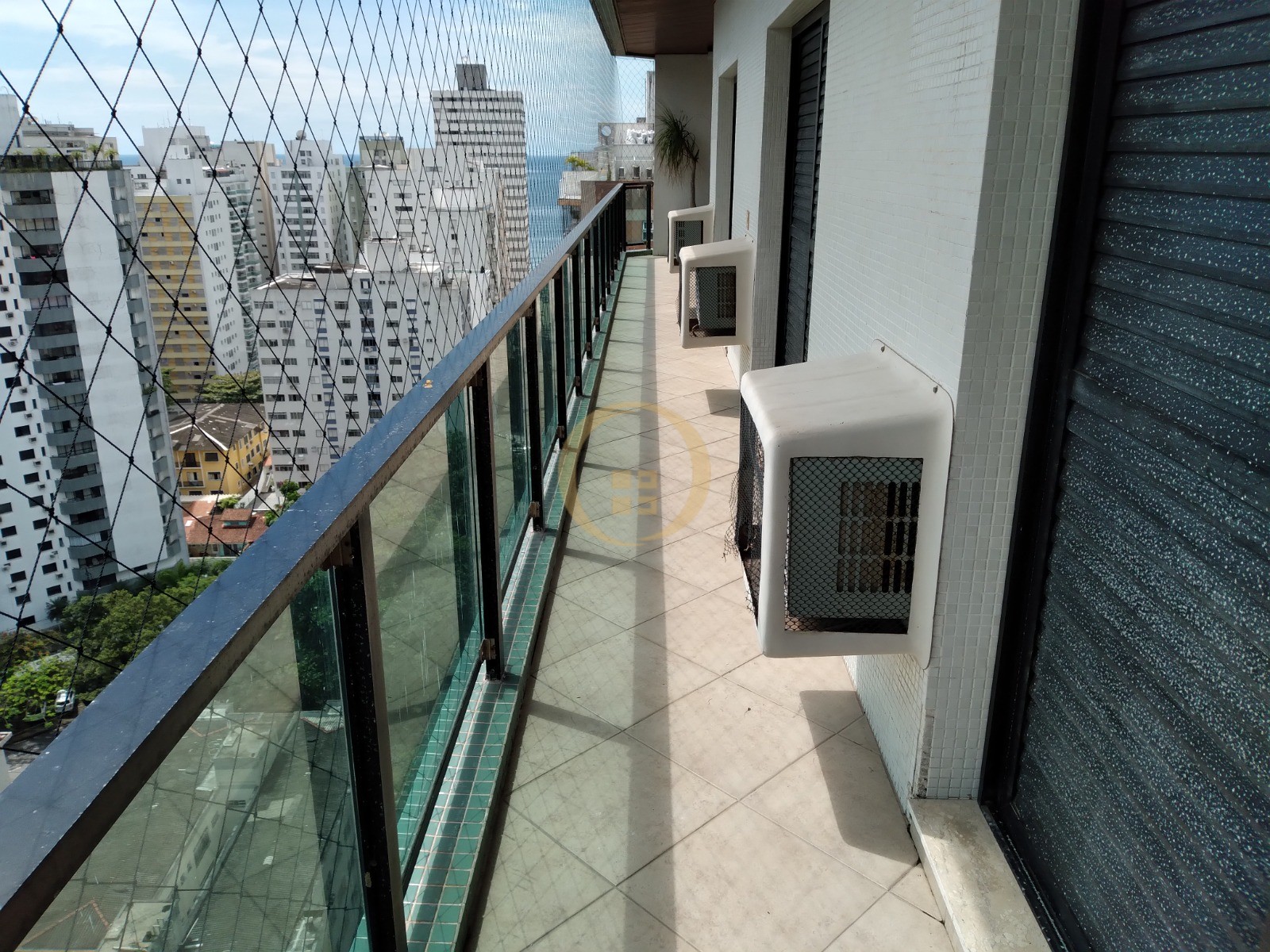 Apartamento na Praia das Pitangueiras, Guarujá - SP