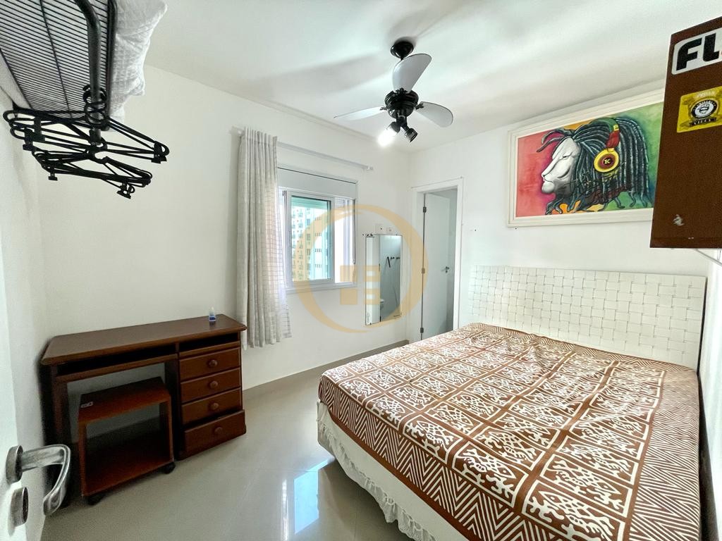 Apartamento na Praia das Pitangueiras, Guarujá - SP