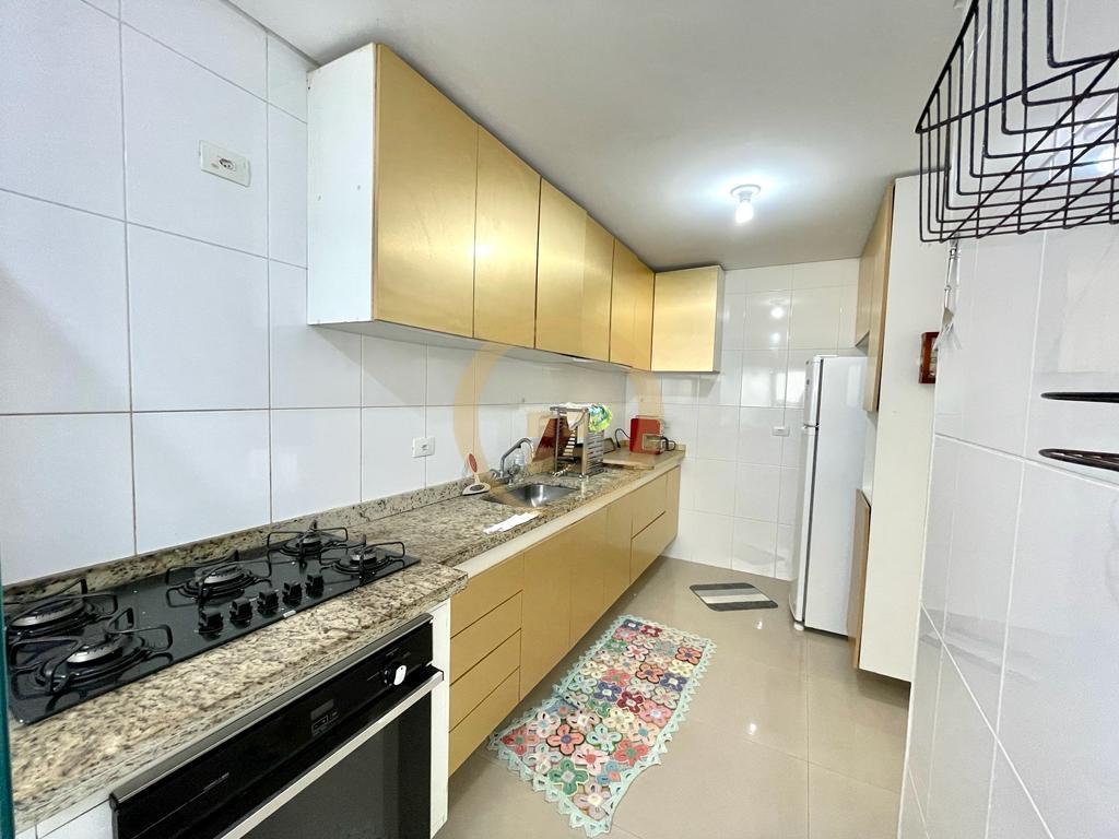 Apartamento na Praia das Pitangueiras, Guarujá - SP