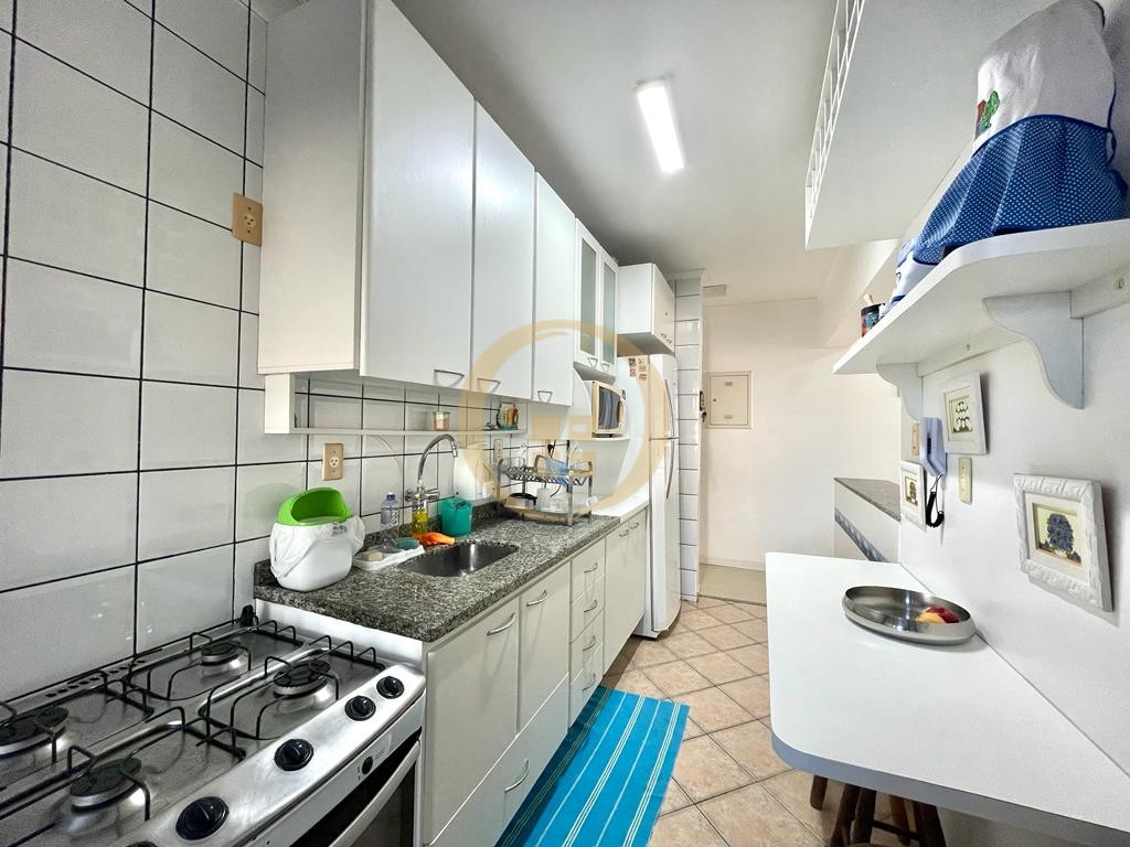 Apartamento na Praia da Enseada, Guarujá - SP