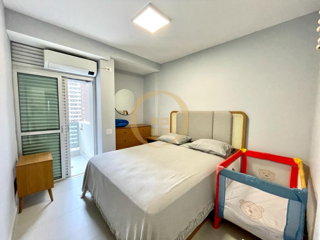 Apartamento na Praia das Pitangueiras, Guarujá - SP
