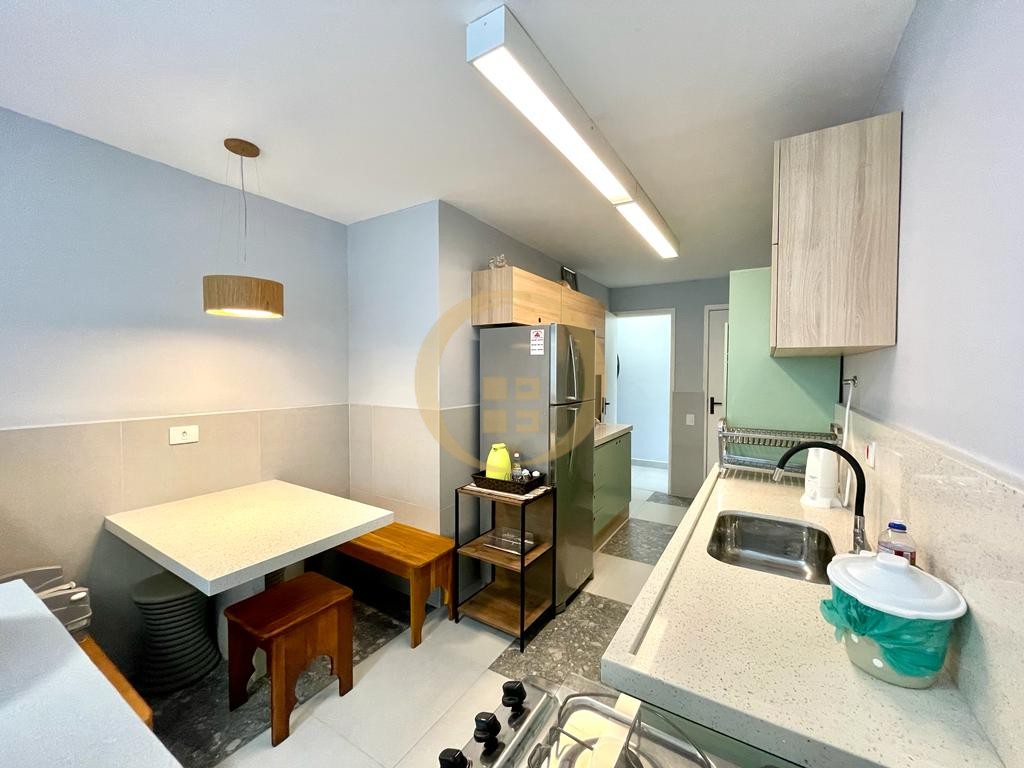 Apartamento na Praia das Pitangueiras, Guarujá - SP
