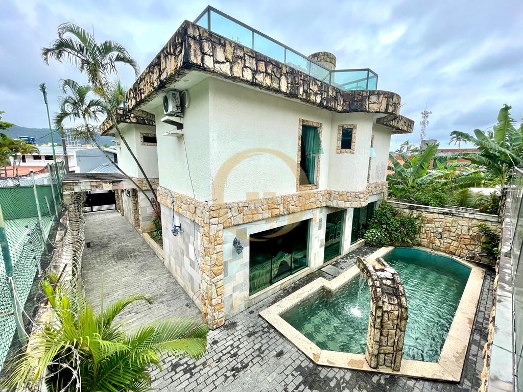 Casa em alvenaria GUARUJÁ - SP