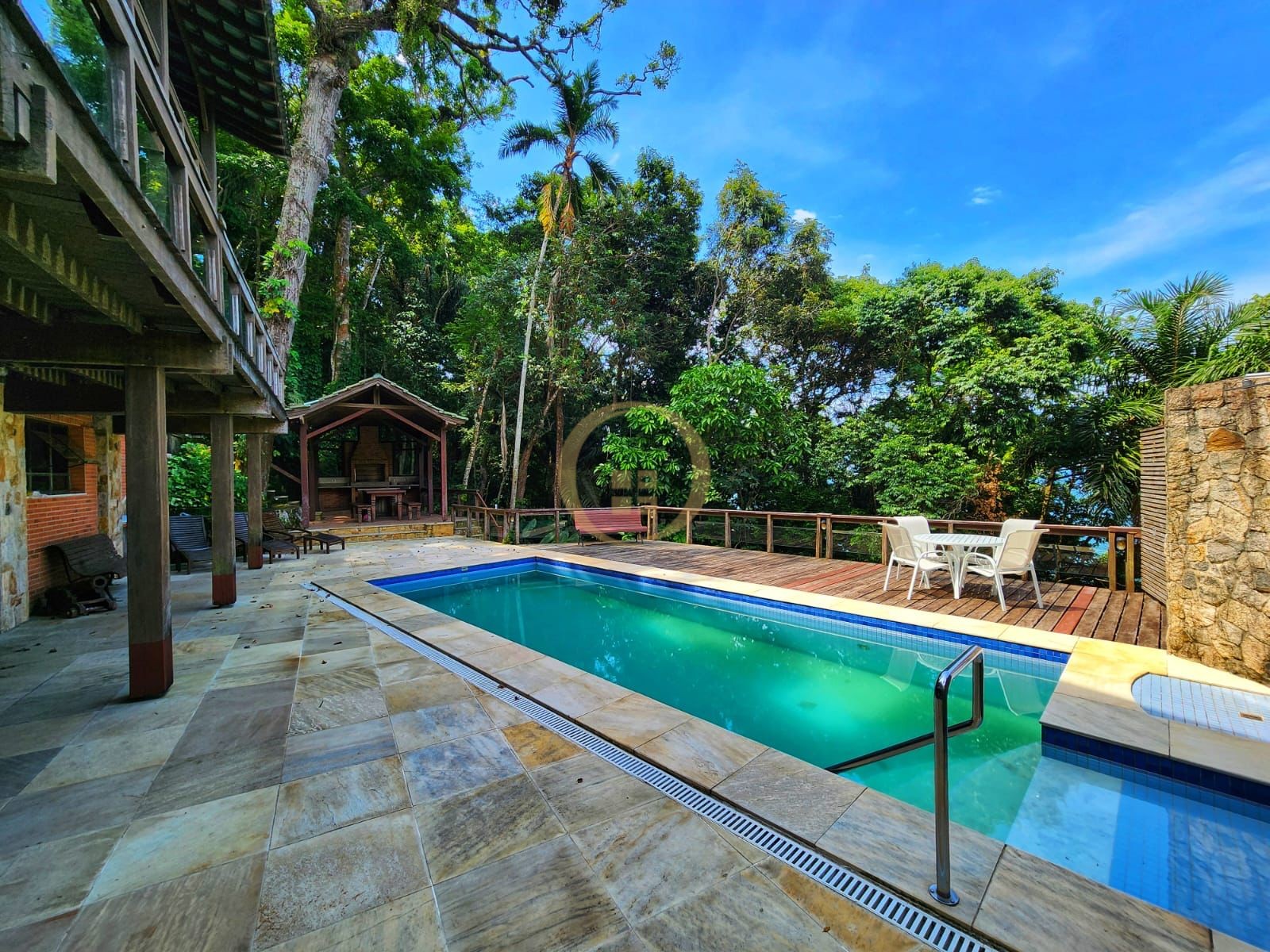 Casa em alvenaria GUARUJÁ - SP