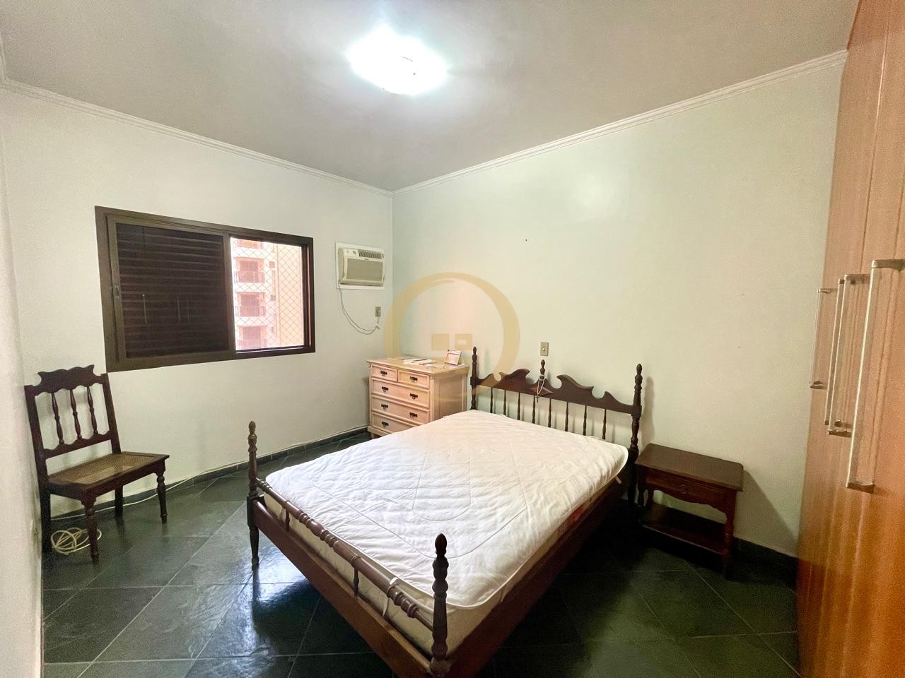 Apartamento na Praia da Enseada, Guarujá - SP