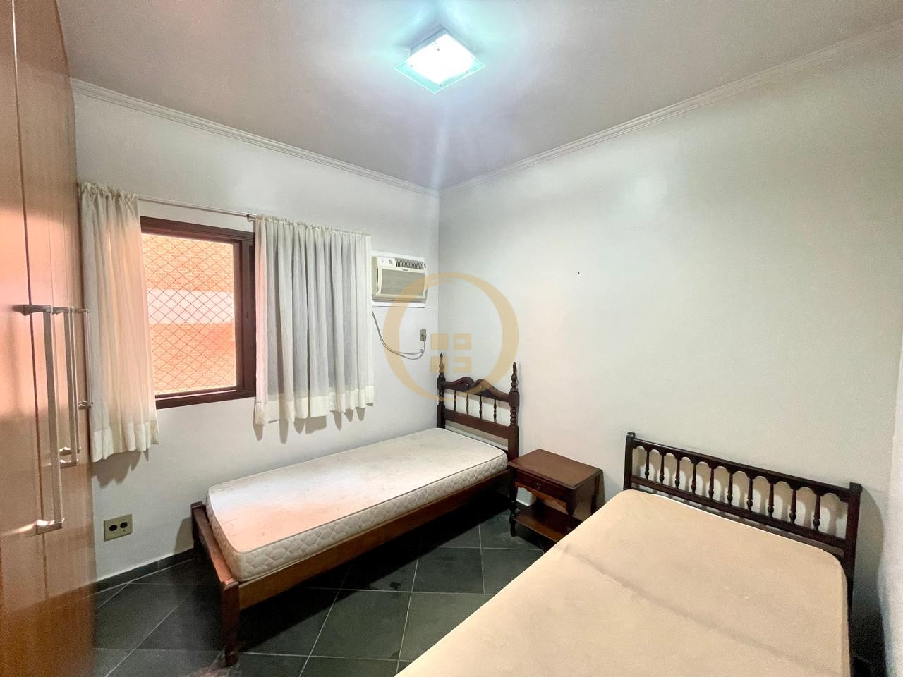 Apartamento na Praia da Enseada, Guarujá - SP