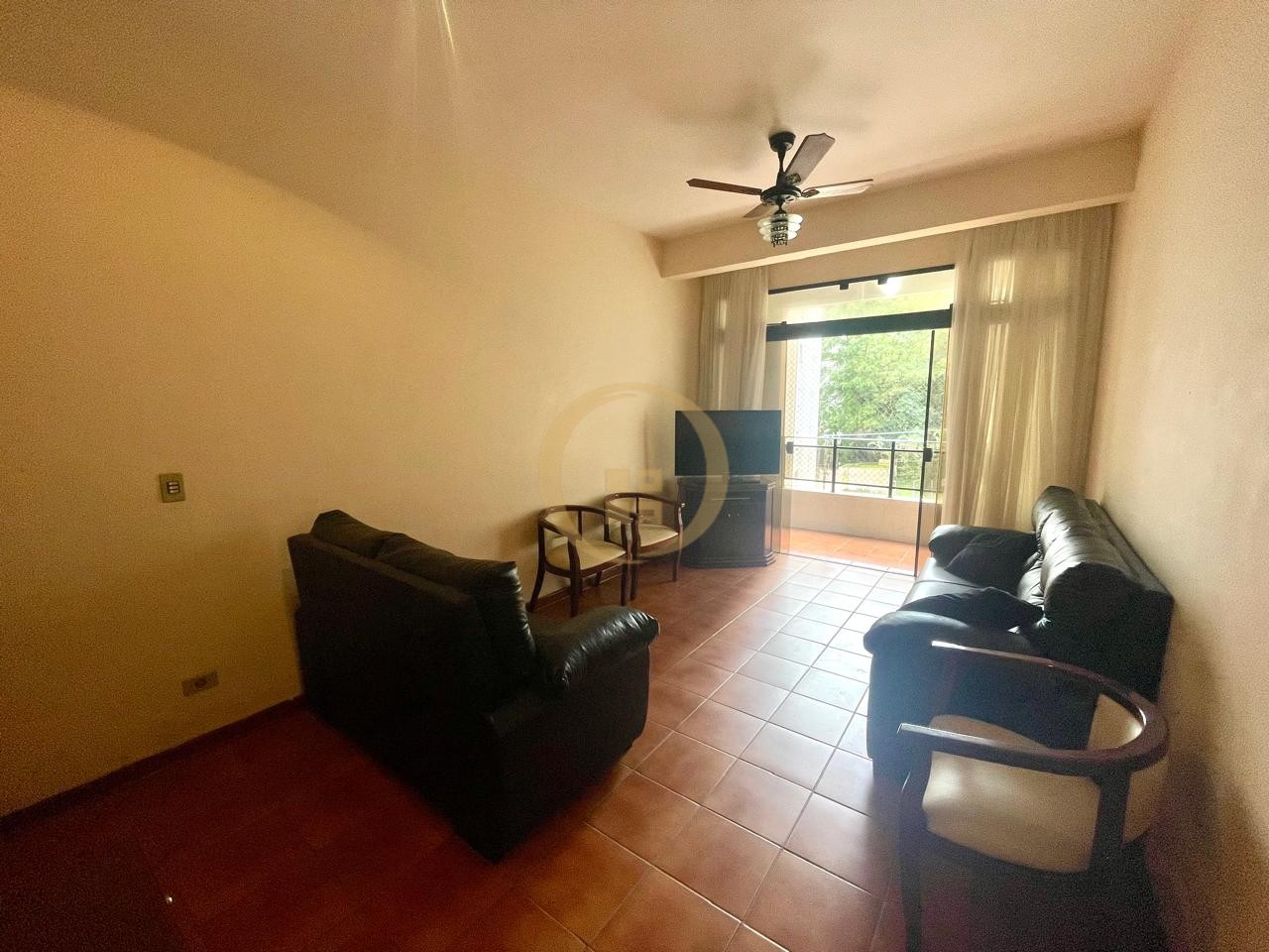 Apartamento na Praia das Pitangueiras, Guarujá - SP