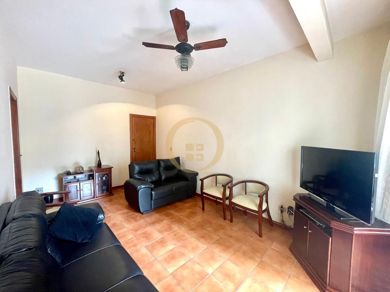 Apartamento na Praia das Pitangueiras, Guarujá - SP