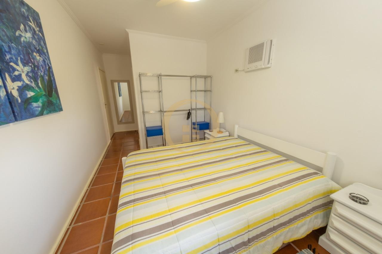 Apartamento na Praia da Enseada, Guarujá - SP