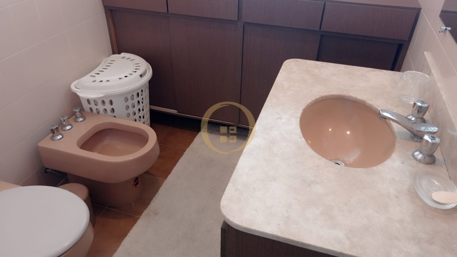 Apartamento à Venda e Locação em Pitangueiras !