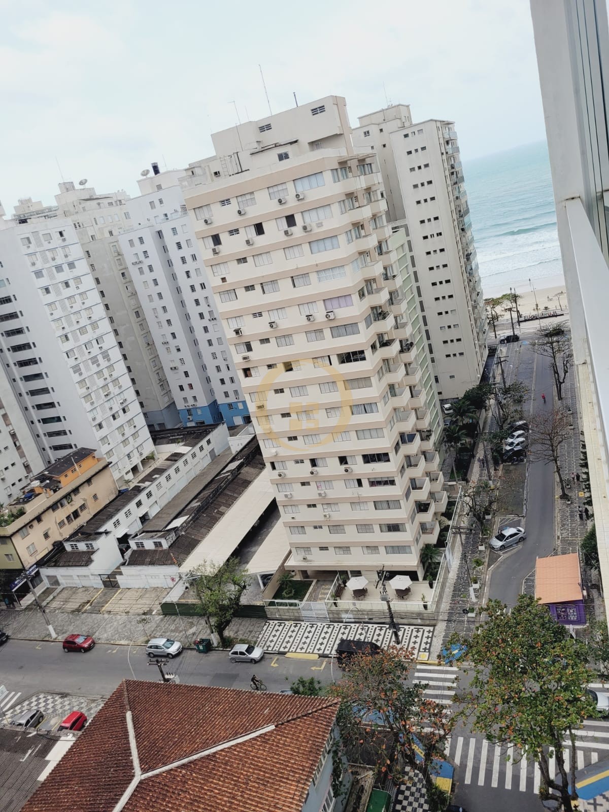 Apartamento na Praia das Pitangueiras, Guarujá - SP