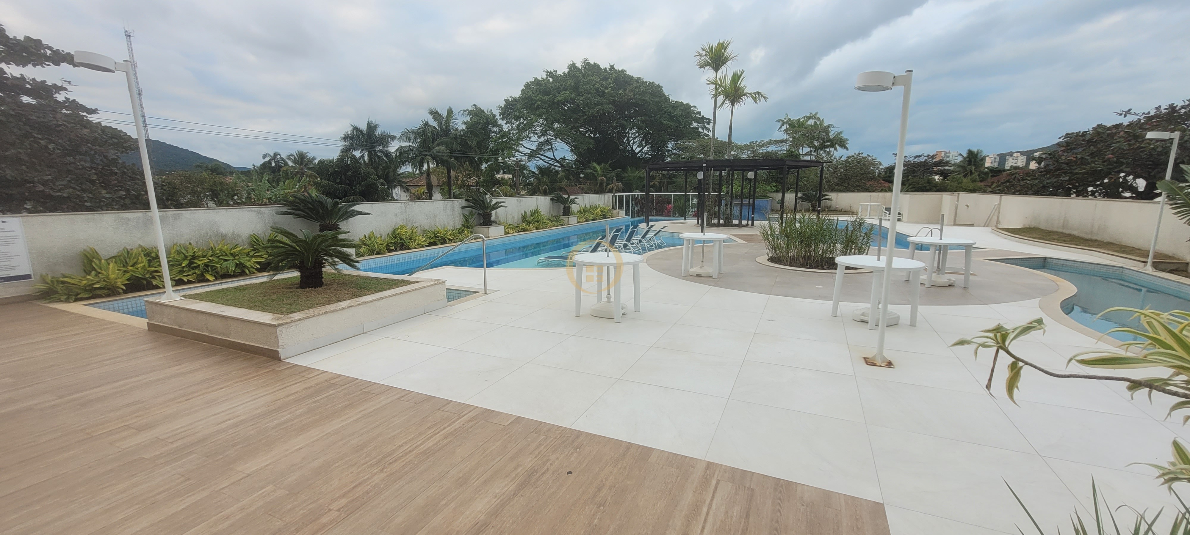 Apartamento na Praia da Enseada, Guarujá - SP