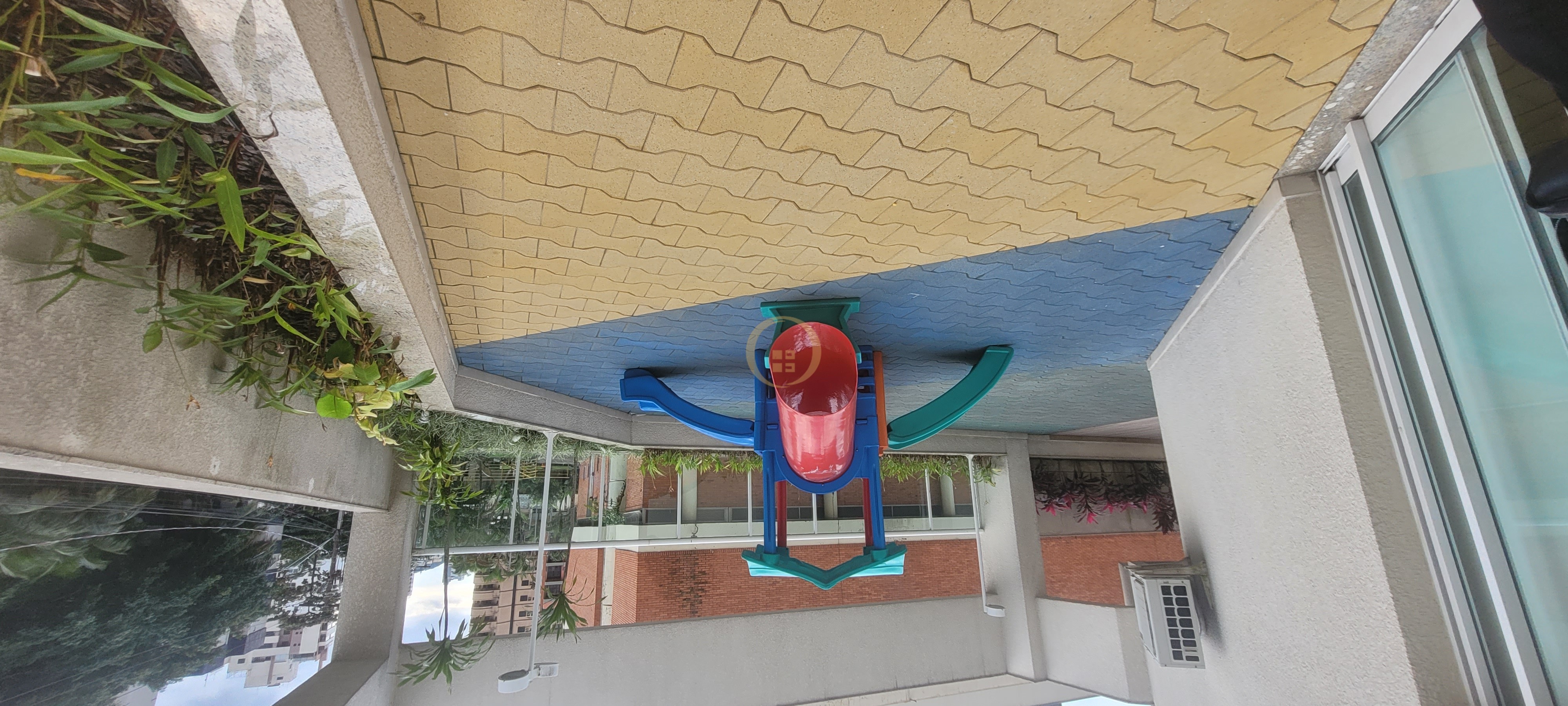 Apartamento na Praia da Enseada, Guarujá - SP