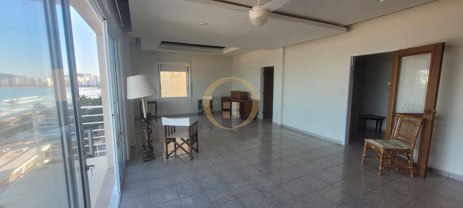 Apartamento Frente ao Mar nas Pitangueiras, Guarujá - SP