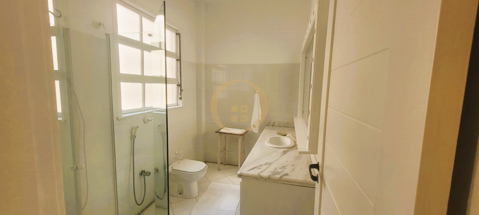 Apartamento Frente ao Mar nas Pitangueiras, Guarujá - SP