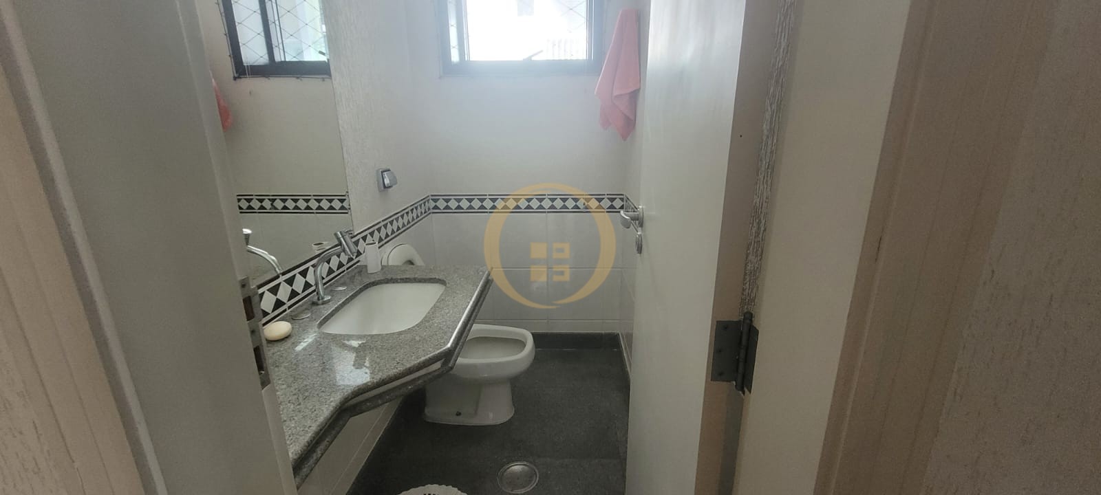 Duplex à Venda na Praia das Pitangueiras - Guarujá