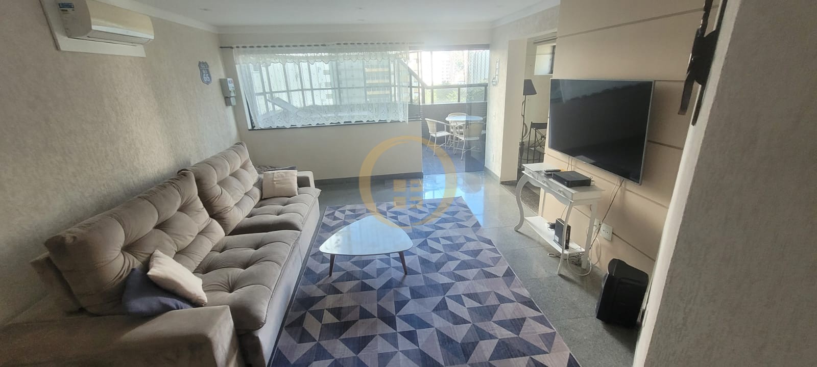 Duplex à Venda na Praia das Pitangueiras - Guarujá