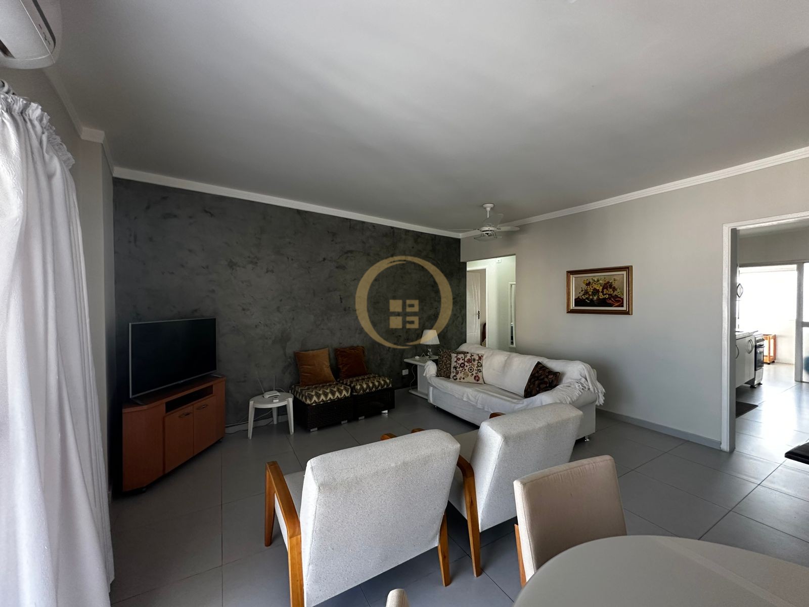 Apartamento na Praia das Pitangueiras, Guarujá - SP