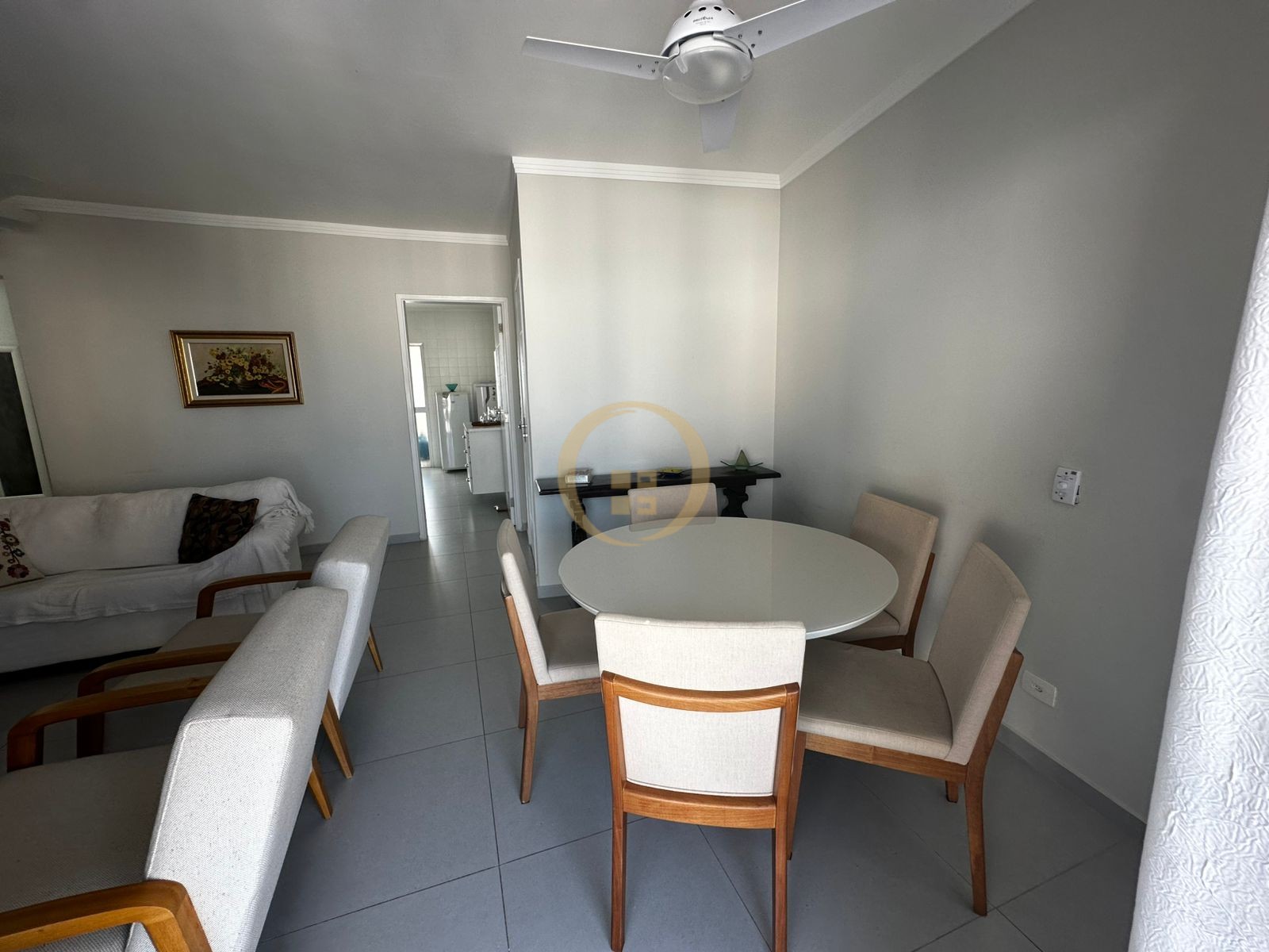 Apartamento na Praia das Pitangueiras, Guarujá - SP