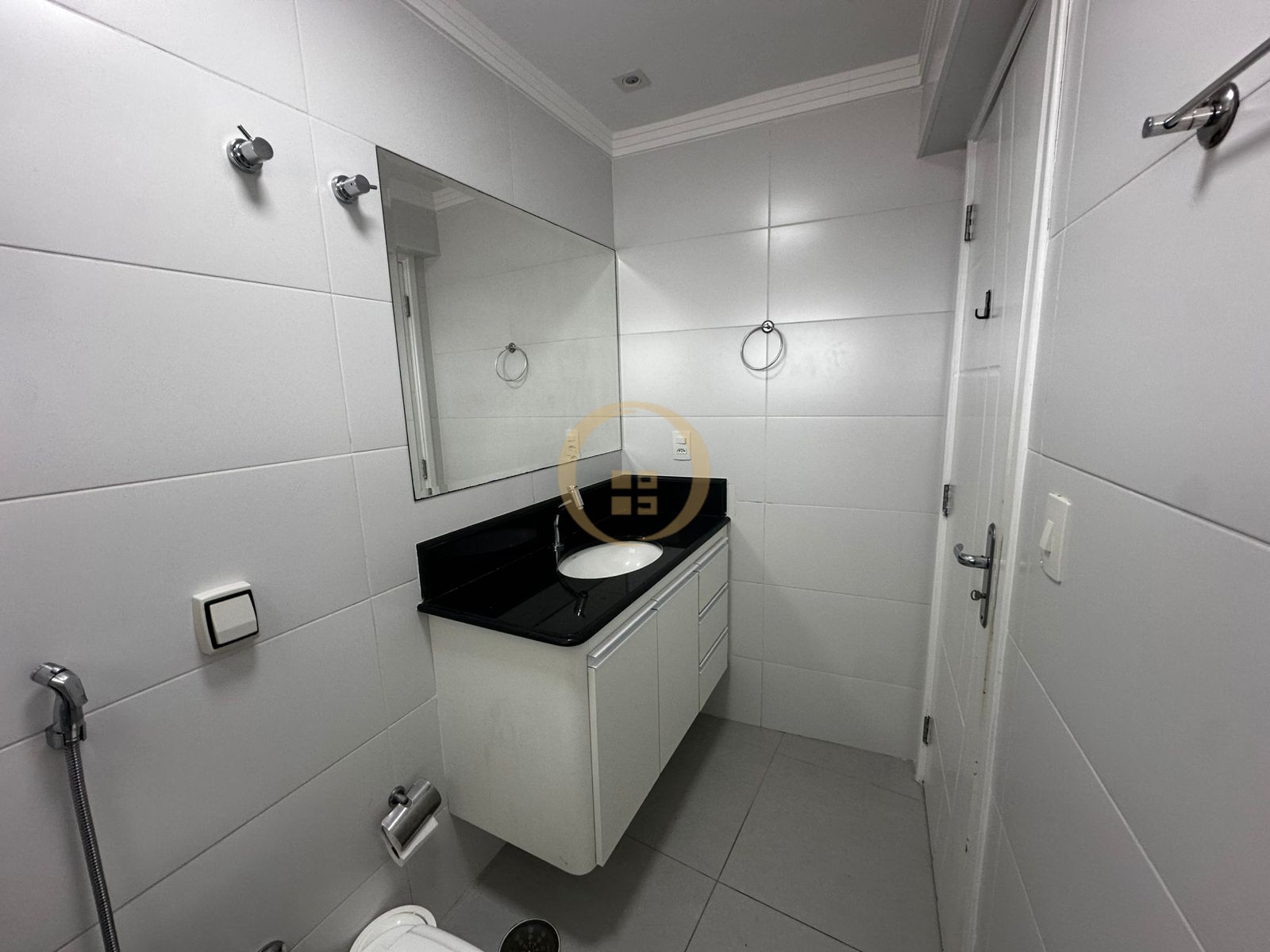 Apartamento na Praia das Pitangueiras, Guarujá - SP