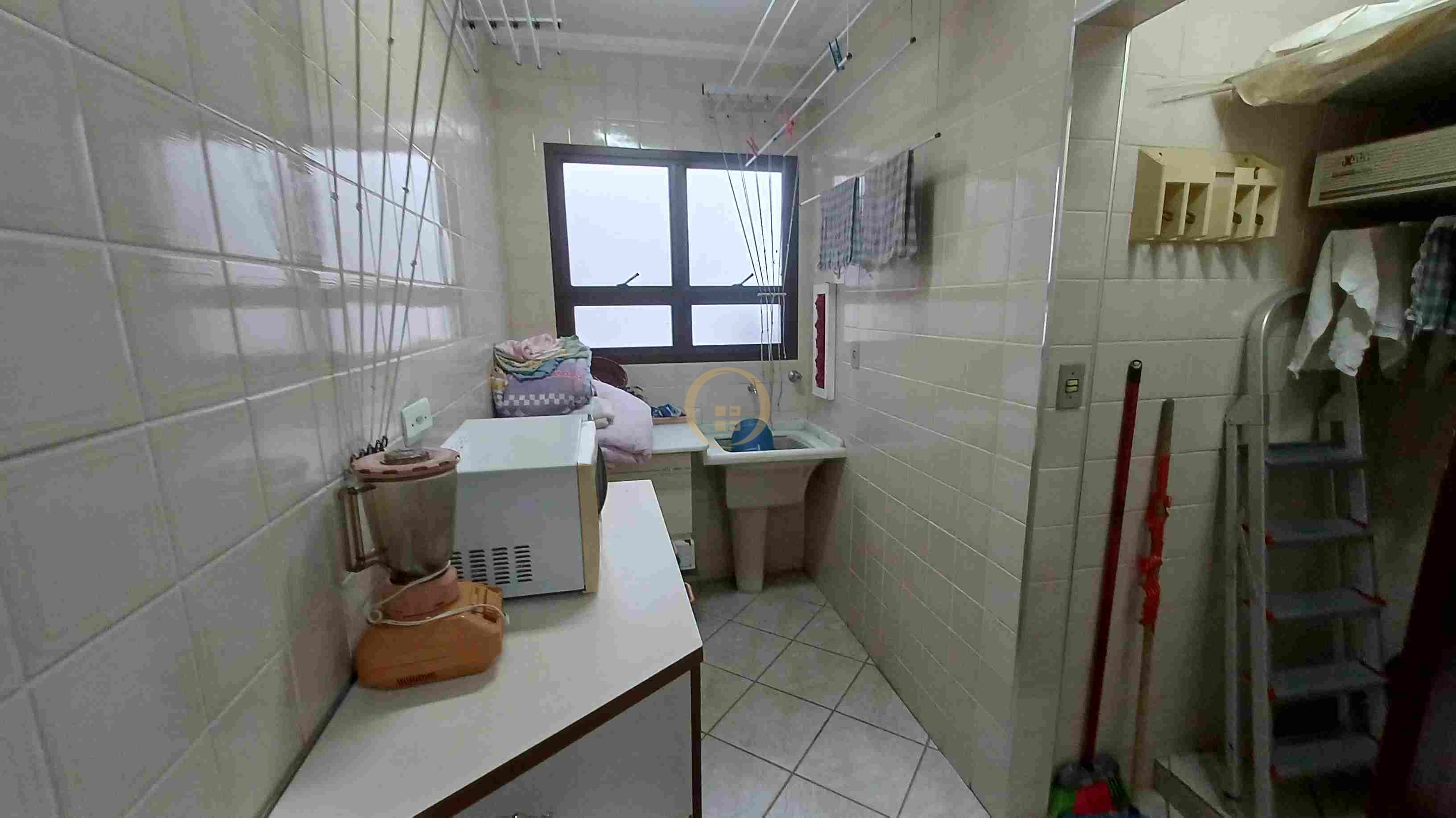 Apartamento na Praia da Enseada, Guarujá - SP