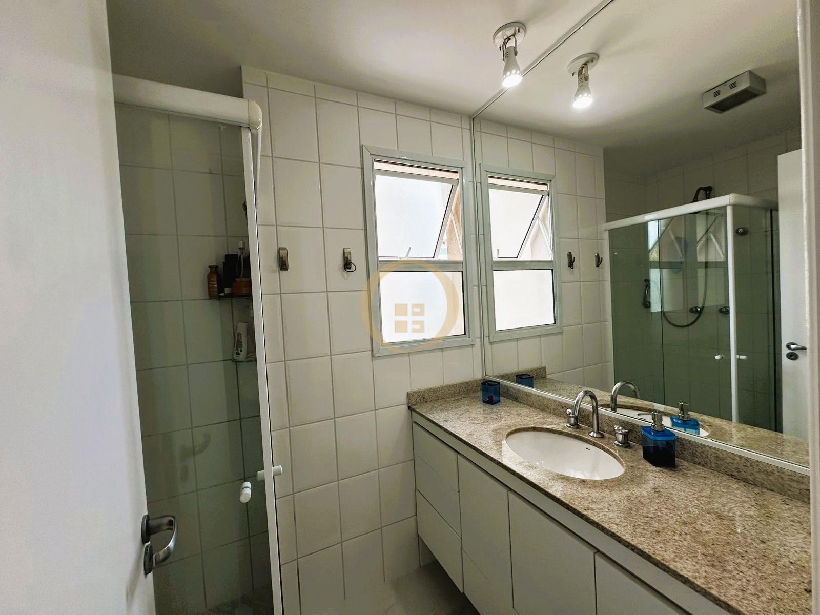 Apartamento Frente ao Mar, Astúrias, Guarujá - SP