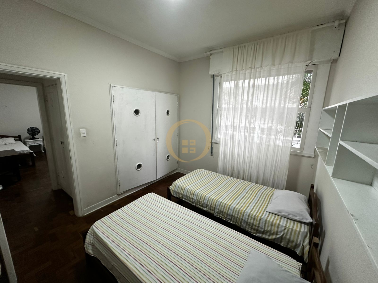 Apartamento na Praia das Pitangueiras, Guarujá - SP