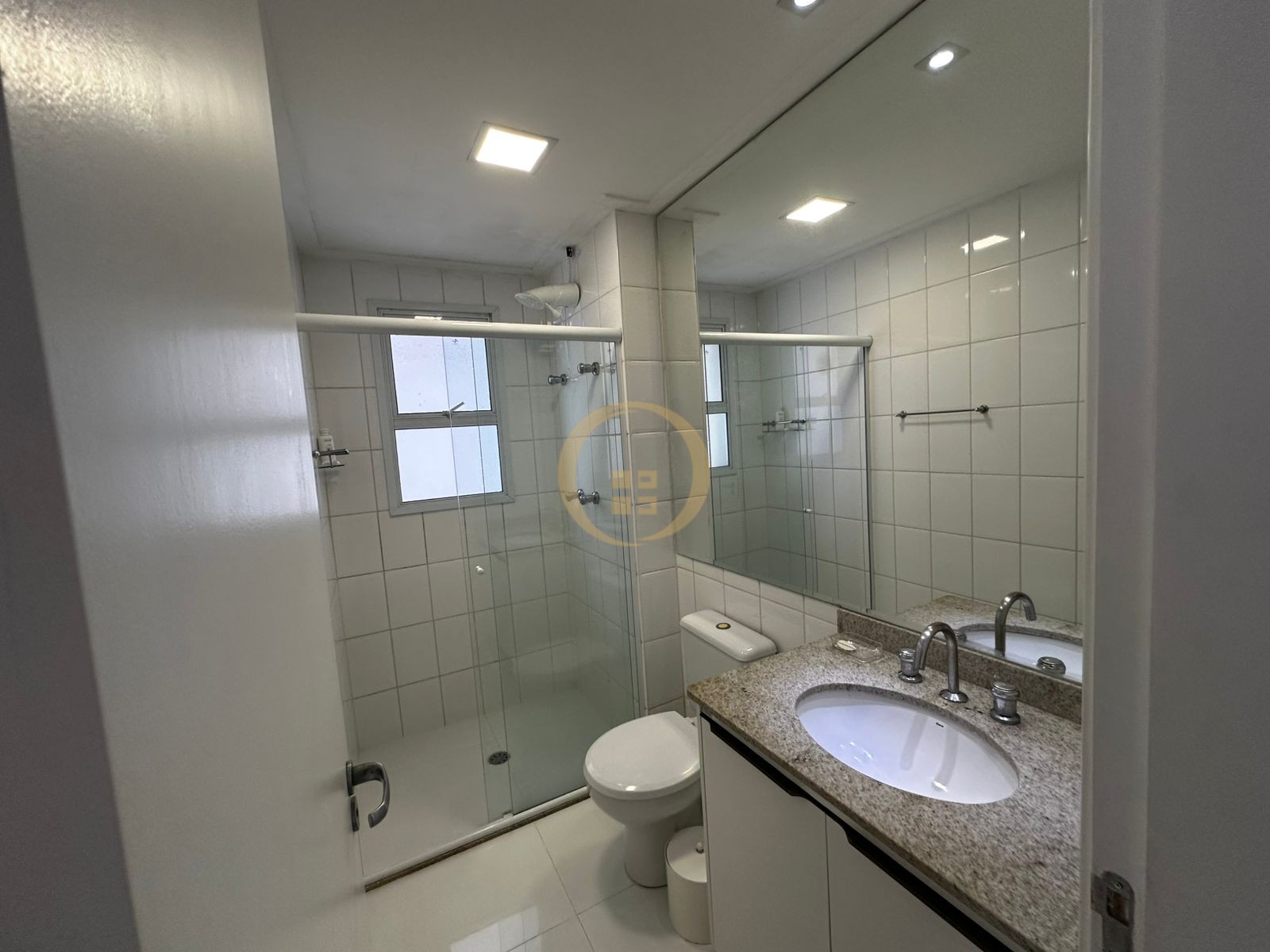 Apartamento Frente ao Mar, Praia das Astúria, Guarujá - SP