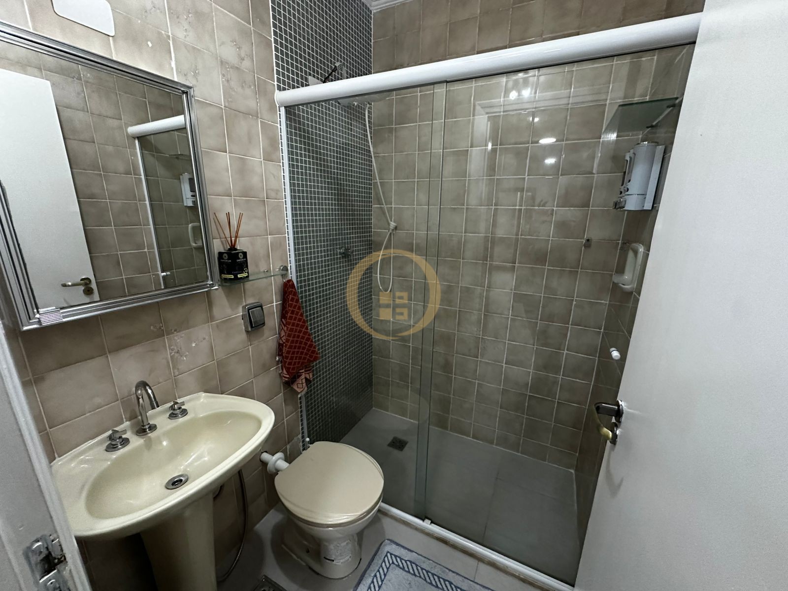 Apartamento na Praia das Pitangueiras, Guarujá - SP