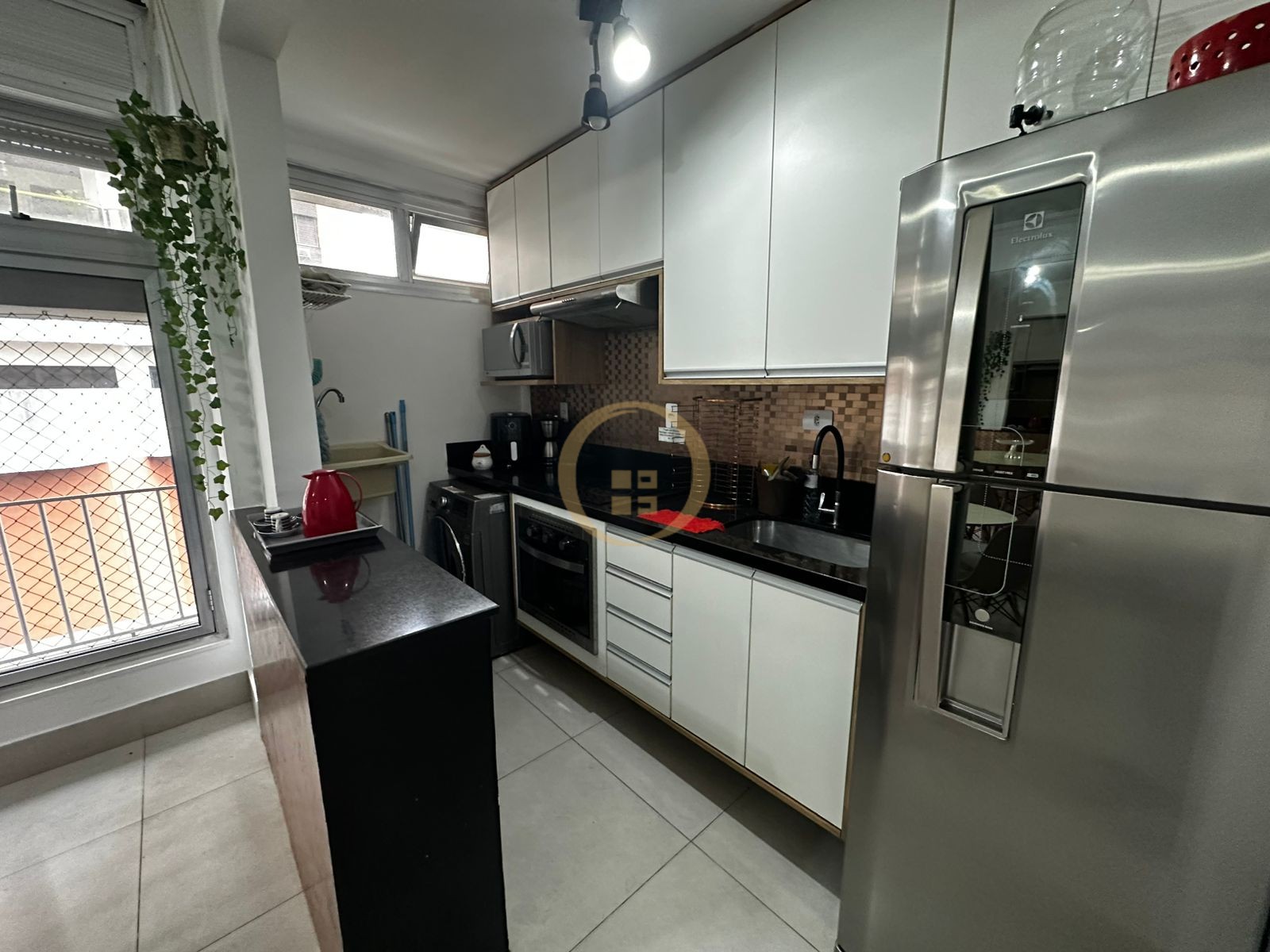 Apartamento na Praia das Pitangueiras, Guarujá - SP
