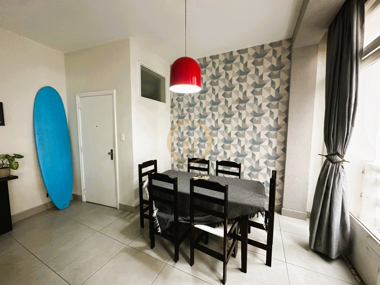Apartamento na Praia das Pitangueiras, Guarujá - SP