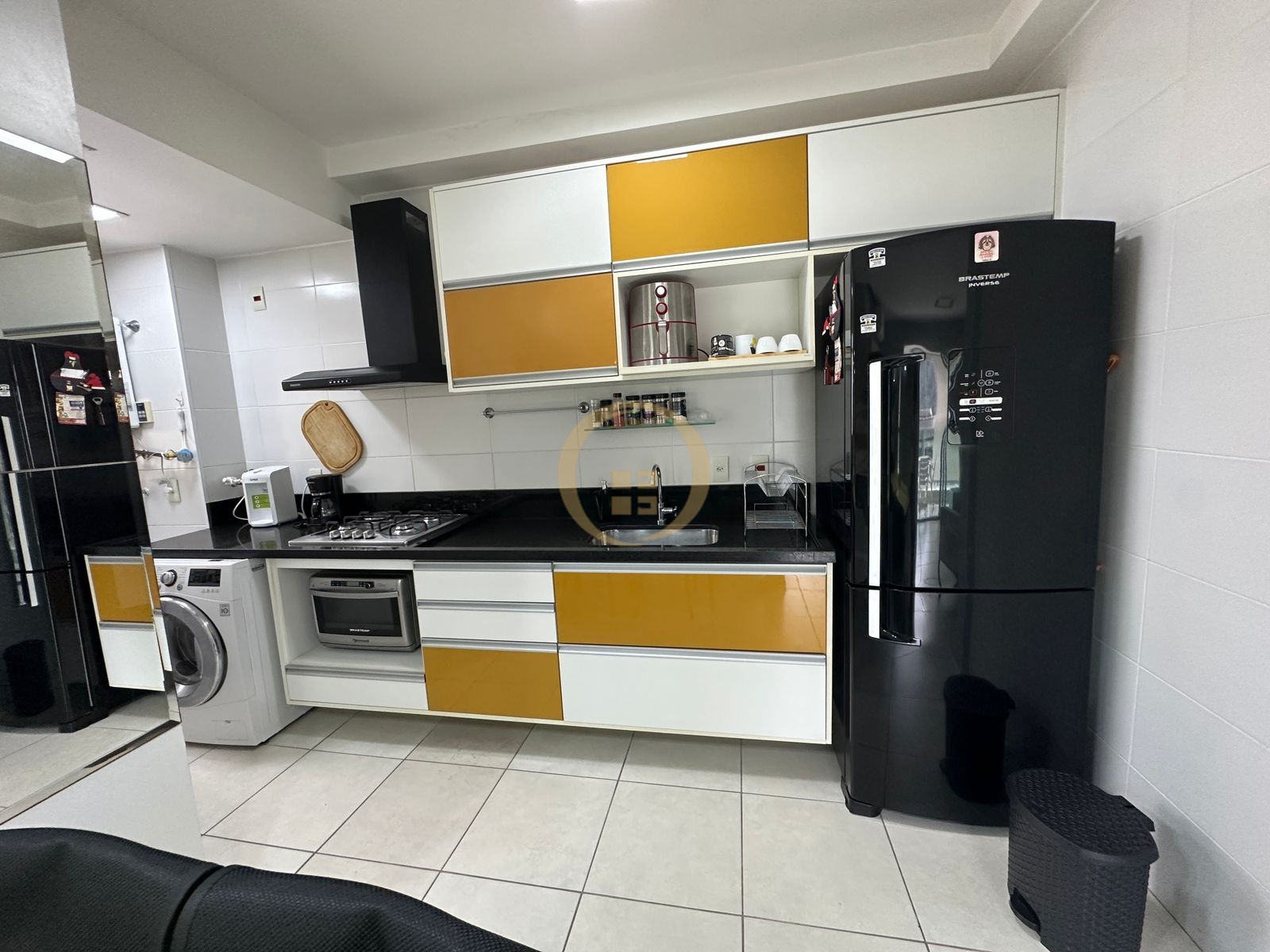 Apartamento na Praia das Pitangueiras, Guarujá - SP