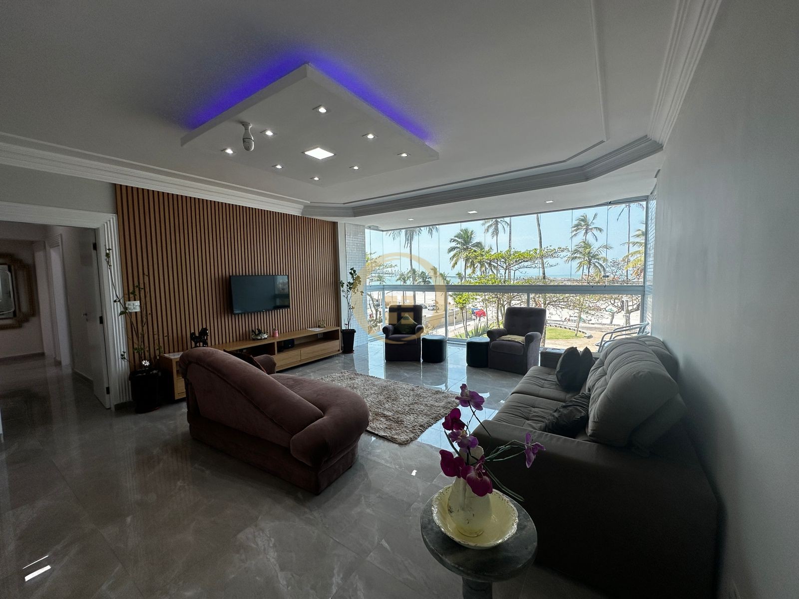 Apartamento Frente ao Mar-3-dormitorios-Pitangueiras