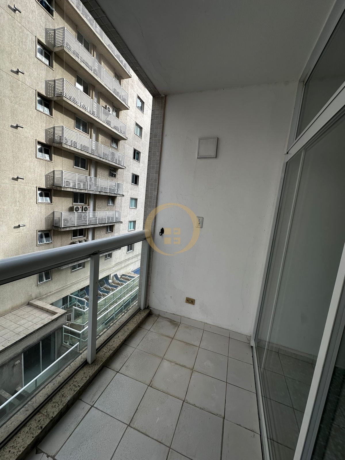 Apartamento na Praia das Pitangueiras, Guarujá - SP