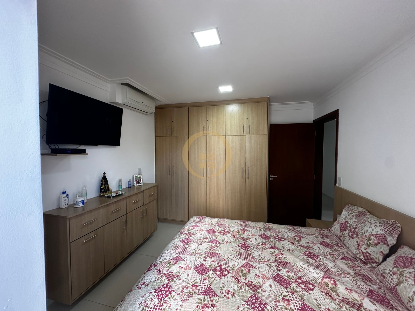 Apartamento Frente ao Mar-3-dormitorios-Pitangueiras