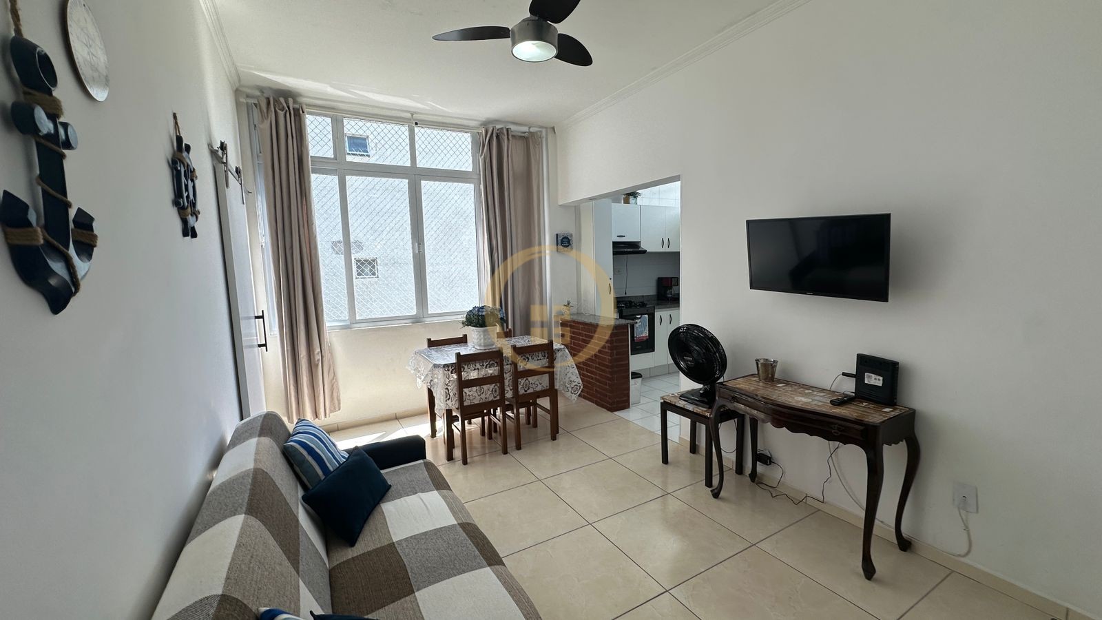 Apartamento na Praia das Pitangueiras, Guarujá - SP