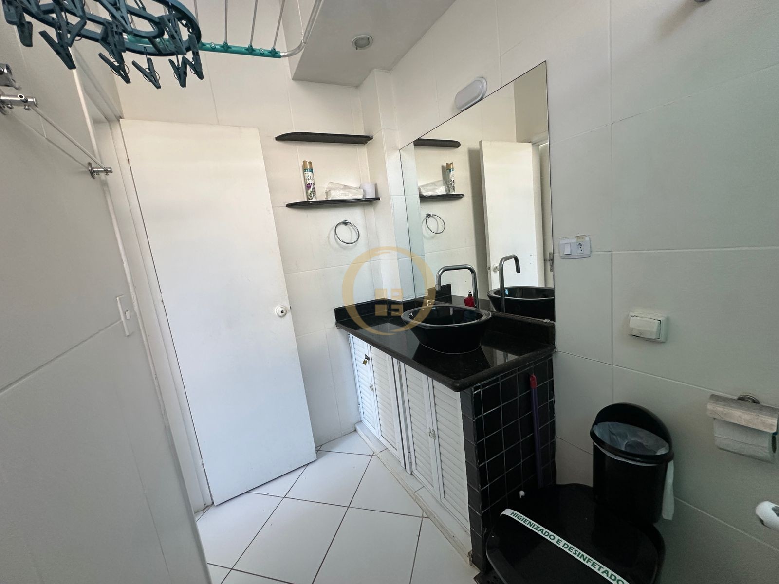 Apartamento na Praia das Pitangueiras, Guarujá - SP