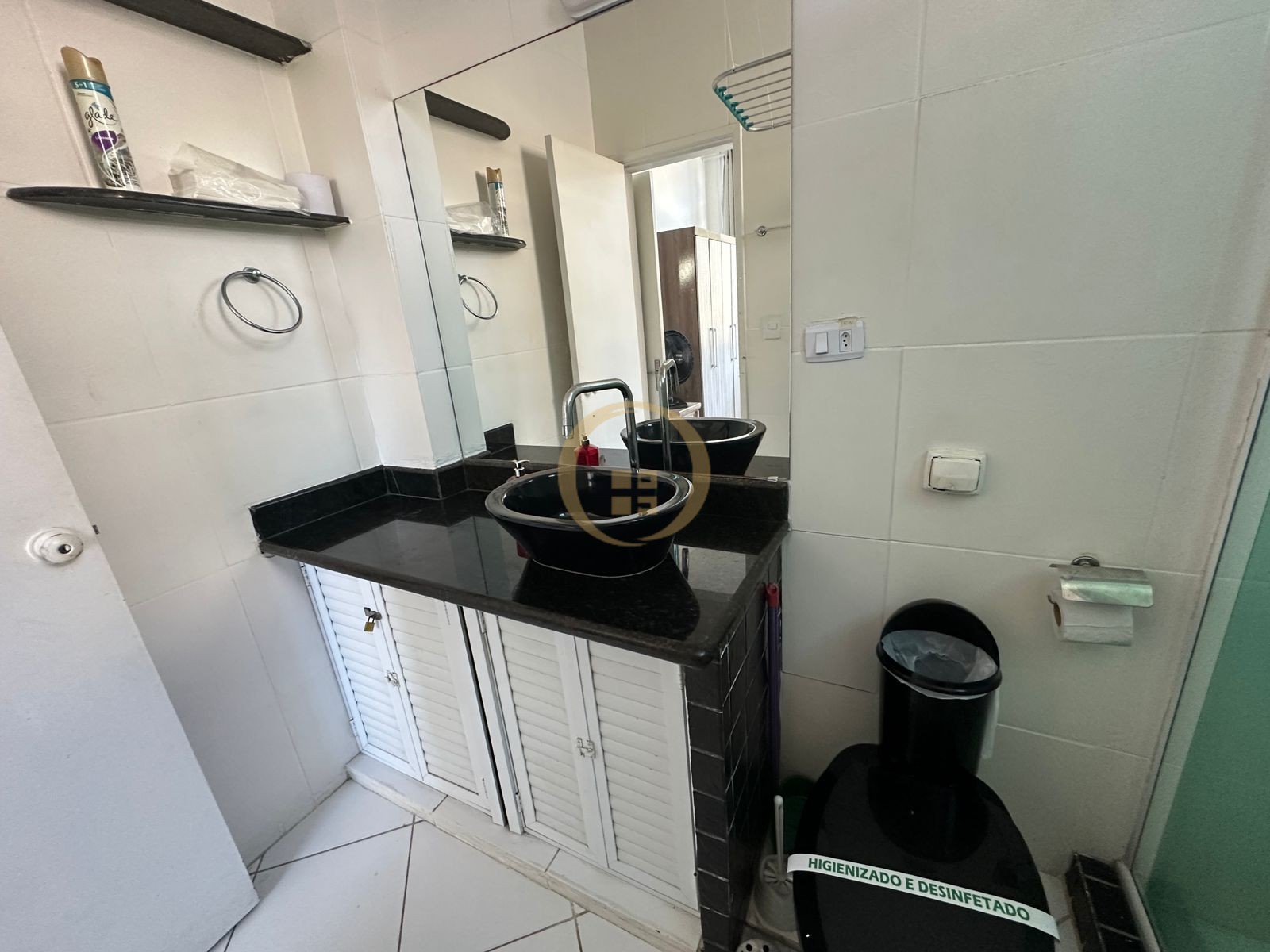 Apartamento na Praia das Pitangueiras, Guarujá - SP