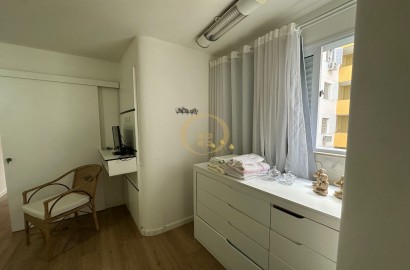Apartamento na Praia das Pitangueiras, Guarujá - SP
