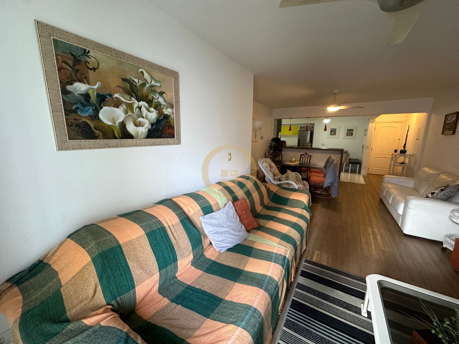 Apartamento na Praia das Pitangueiras, Guarujá - SP