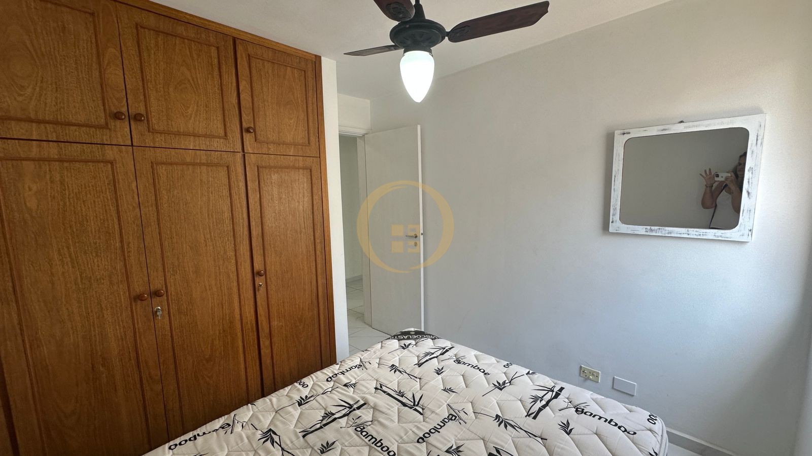 Apartamento na Praia das Pitangueiras, Guarujá - SP