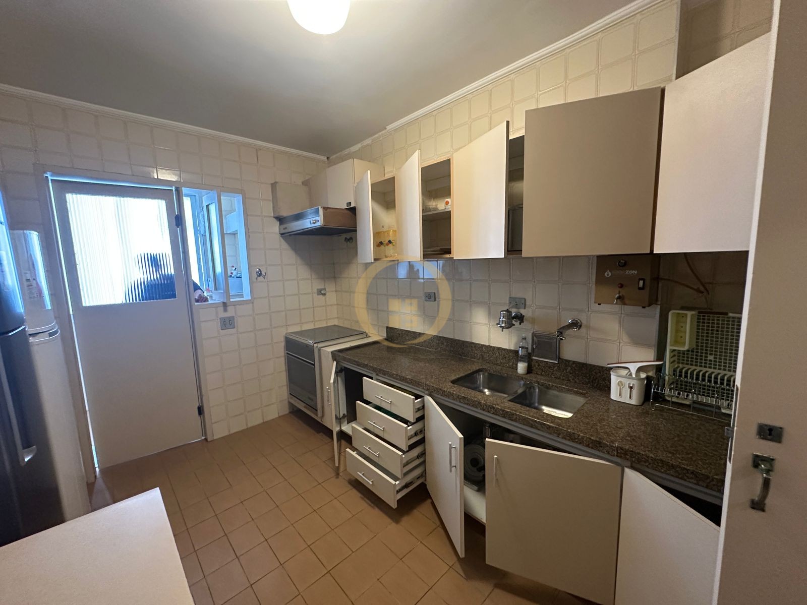 Apartamento Frente ao Mar nas Pitangueiras, Guarujá - SP