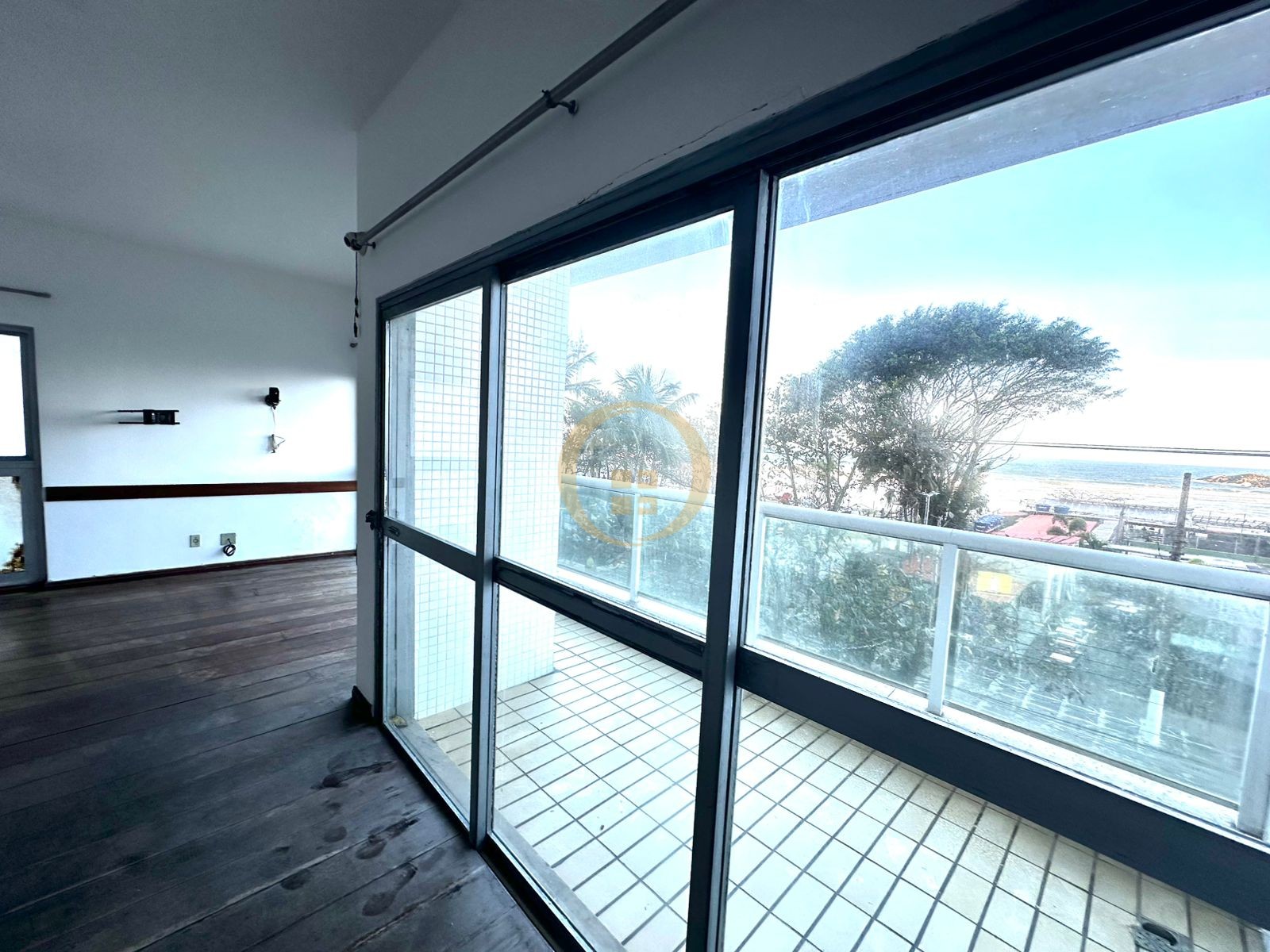 Apartamento Frente ao Mar nas Pitangueiras, Guarujá - SP