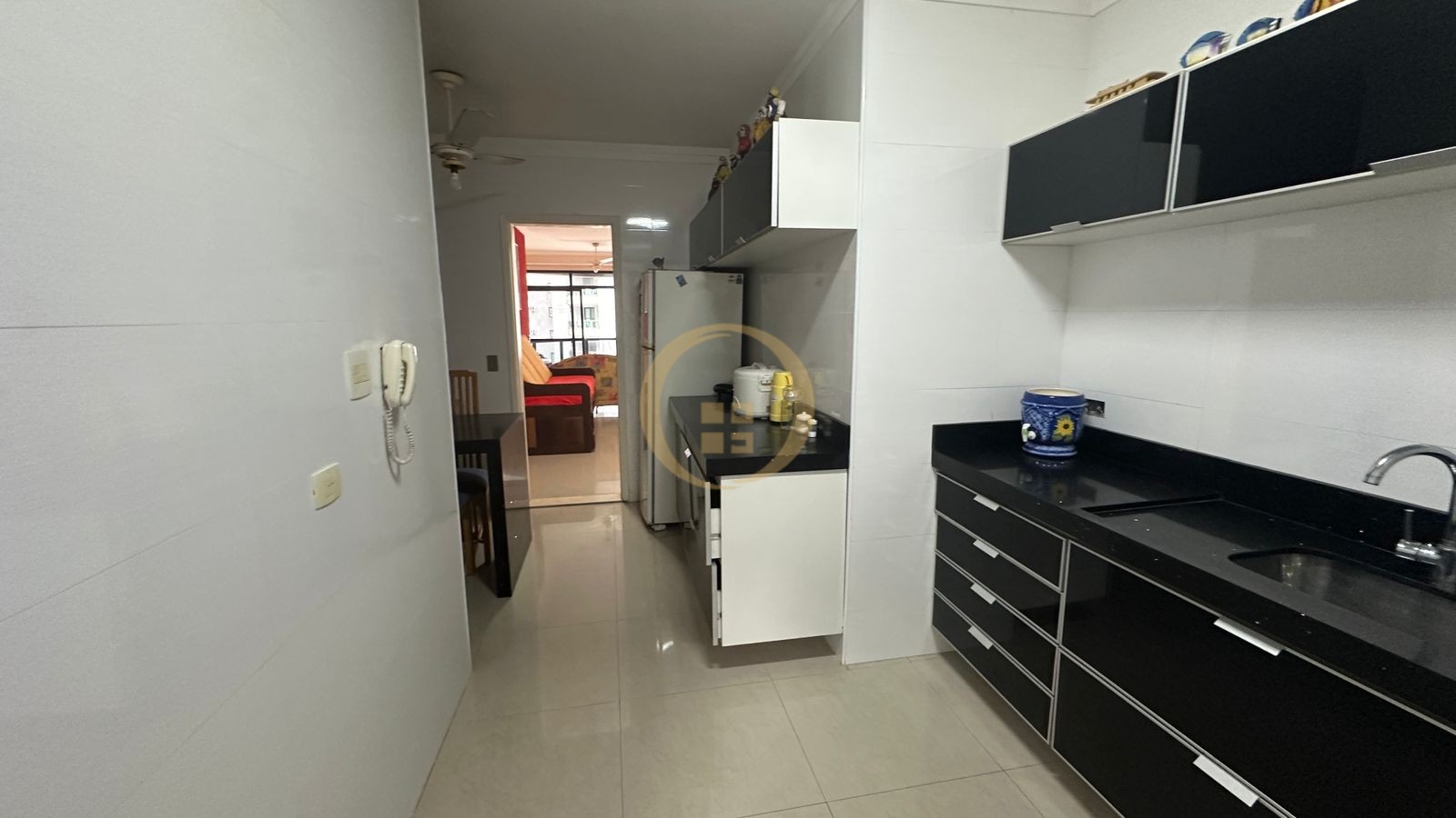 Apartamento na Praia das Pitangueiras, Guarujá - SP