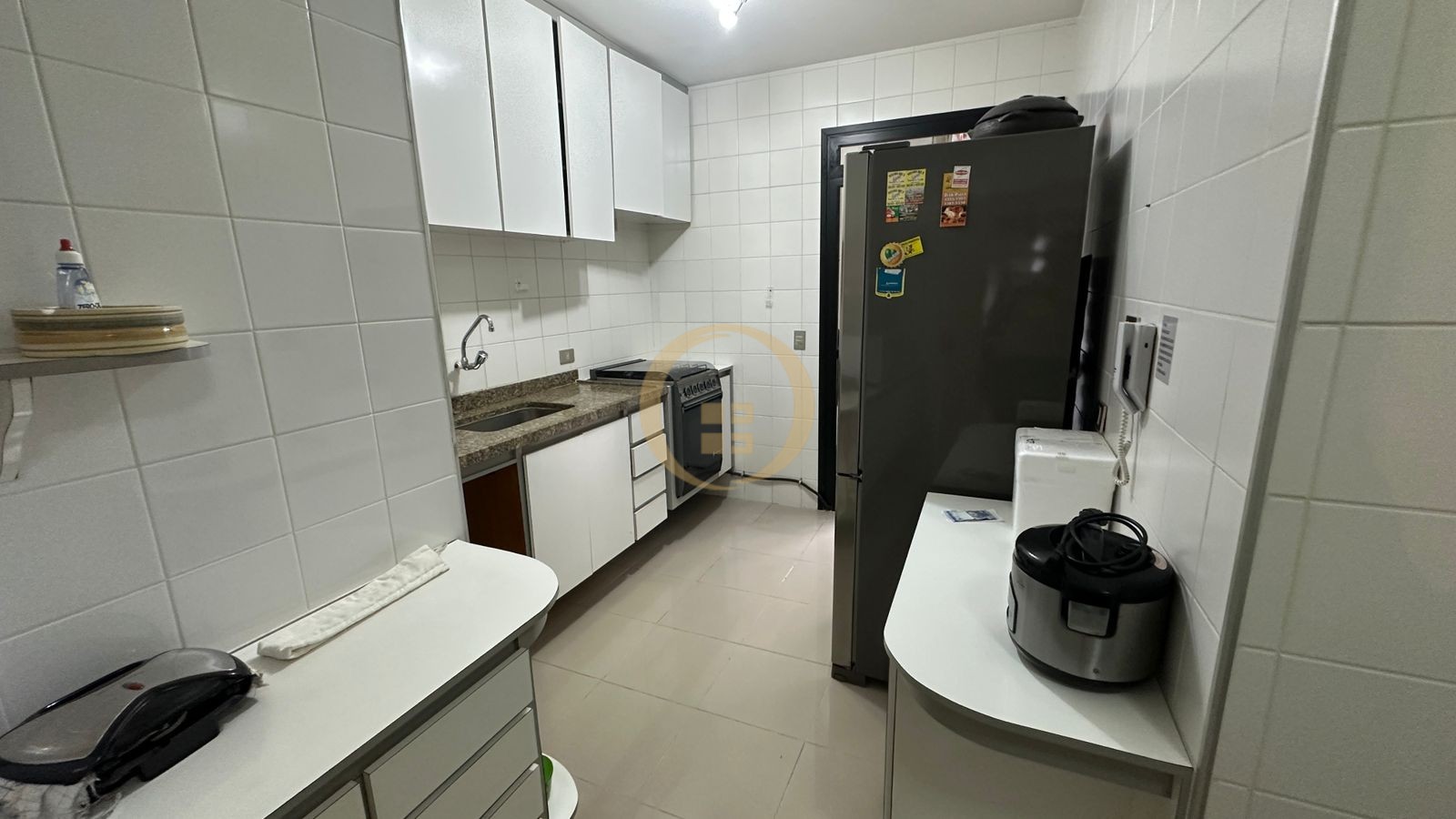 Apartamento na Praia das Pitangueiras, Guarujá - SP