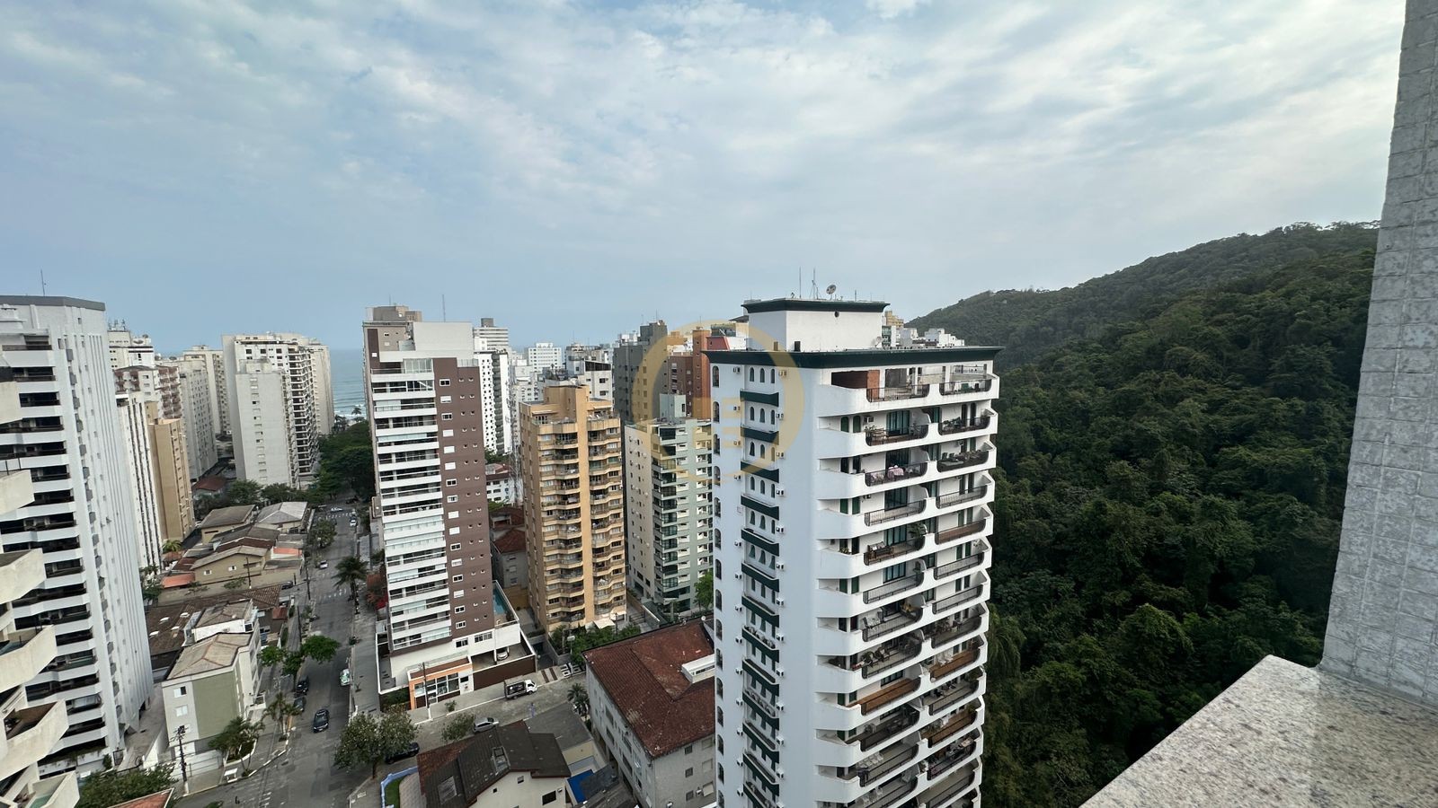 Cobertura na Praia das Pitangueiras, Guarujá - SP