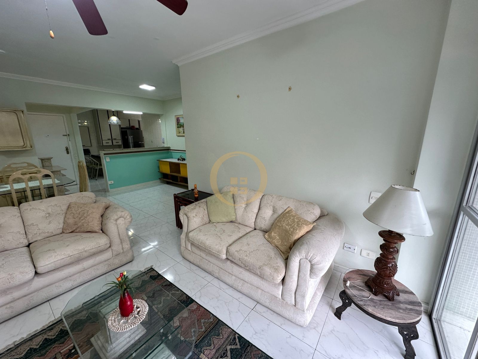 Apartamento na Praia das Pitangueiras, Guarujá - SP