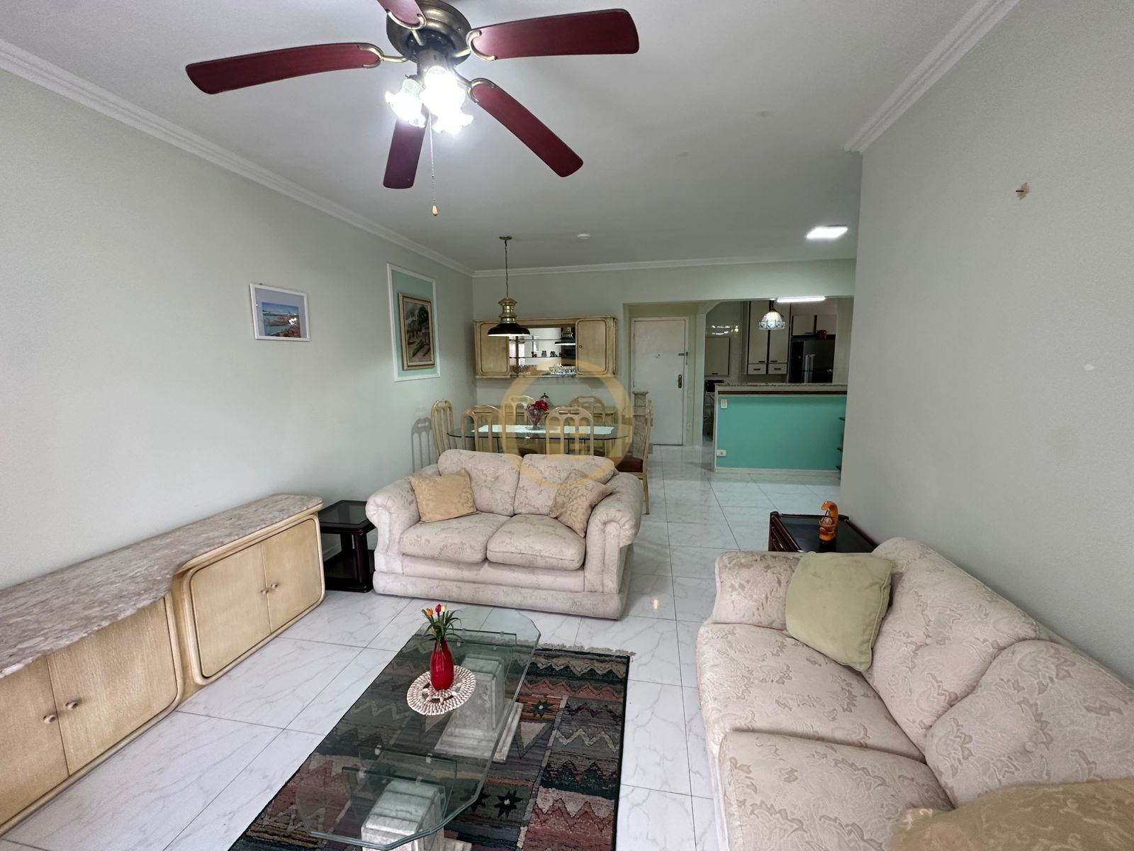 Apartamento na Praia das Pitangueiras, Guarujá - SP