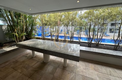Apartamento na Praia das Pitangueiras, Guarujá - SP